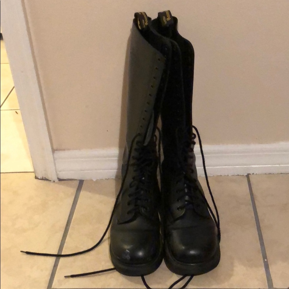 Dr.Marten Boots